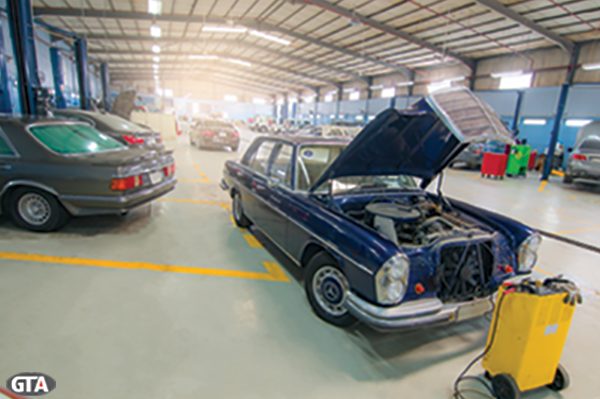 Classic Mercedes-Benz engine and battery service