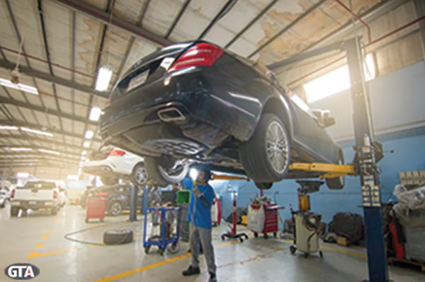 Underbody diagnostic check on a lift
